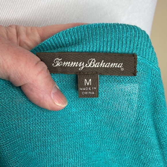NWOT Tommy Bahama linen sweater size M, v neck, lightweight - Picture 2 of 6